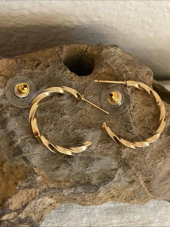 Unbranded Jewelry - 5/$10❤️❤️❤️NEW Twisted Hoop Stud Earrings